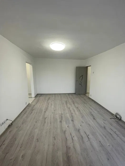 partament semidecomandat 2 camere, renovat – Dâmbovița – 80.000 €