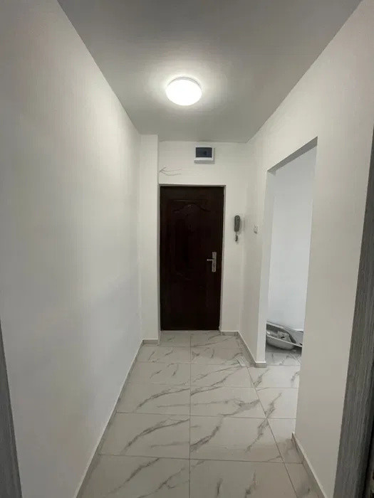partament semidecomandat 2 camere, renovat – Dâmbovița – 80.000 €