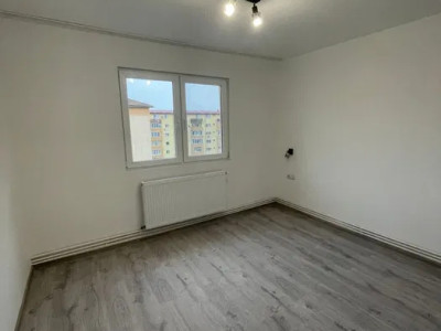 partament semidecomandat 2 camere, renovat – Dâmbovița – 80.000 €