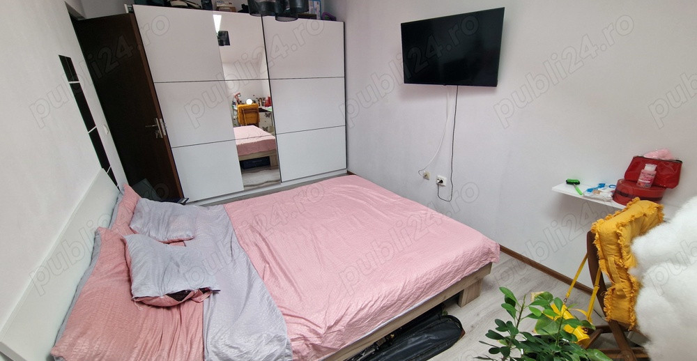 De vanzare, apartament cu 3 camere, zona Modern